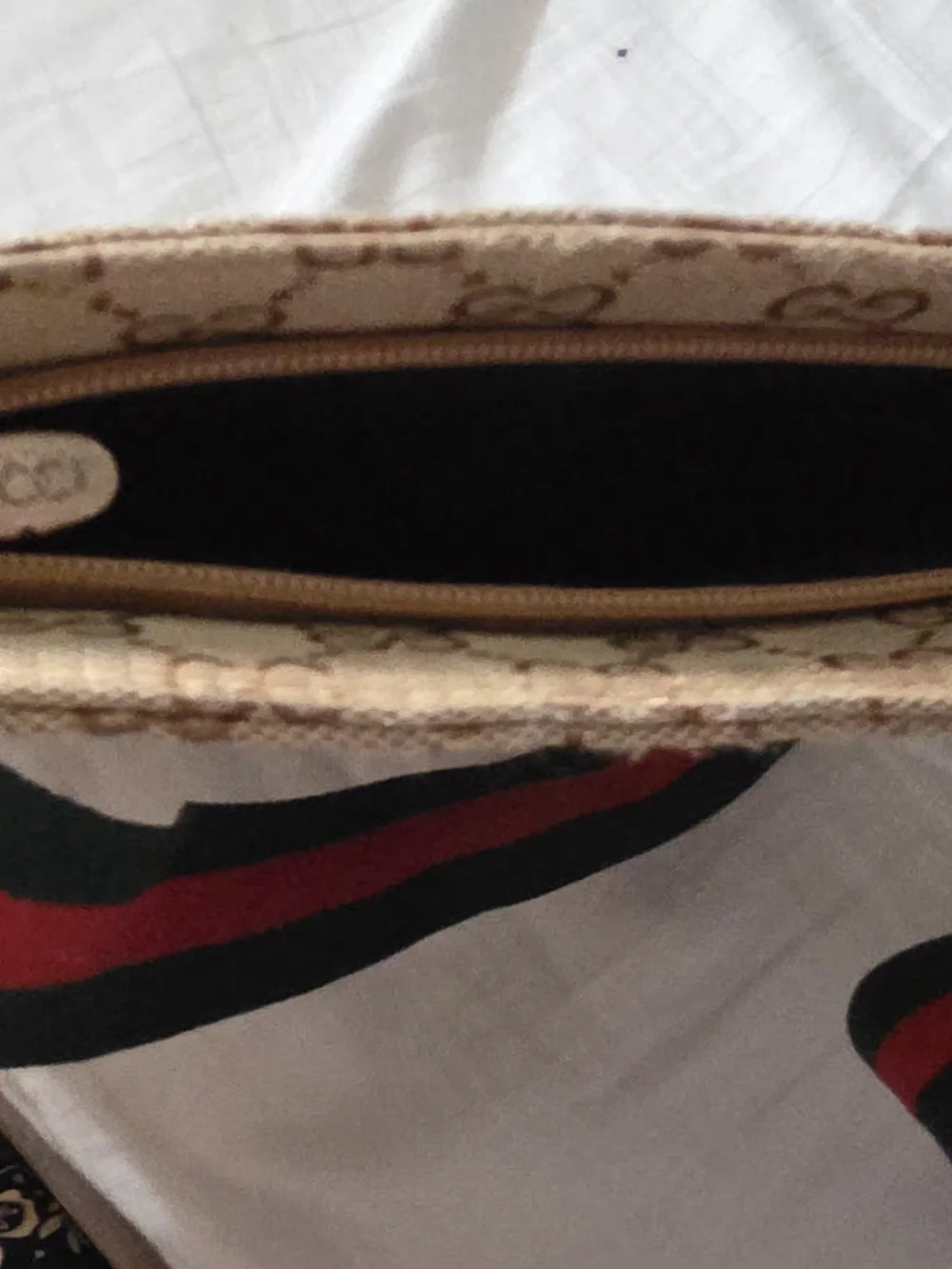 Gucci                Beige Canvas Crossbody Bag with Green & Red Stripe
